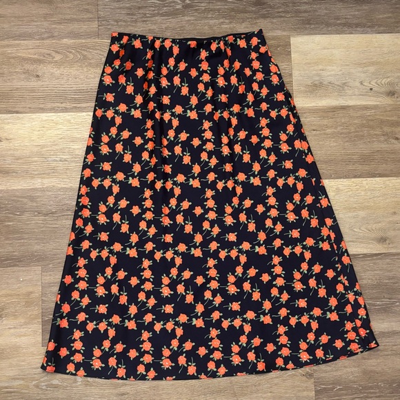 J. Crew Dresses & Skirts - J Crew Silk Skirt - floral print